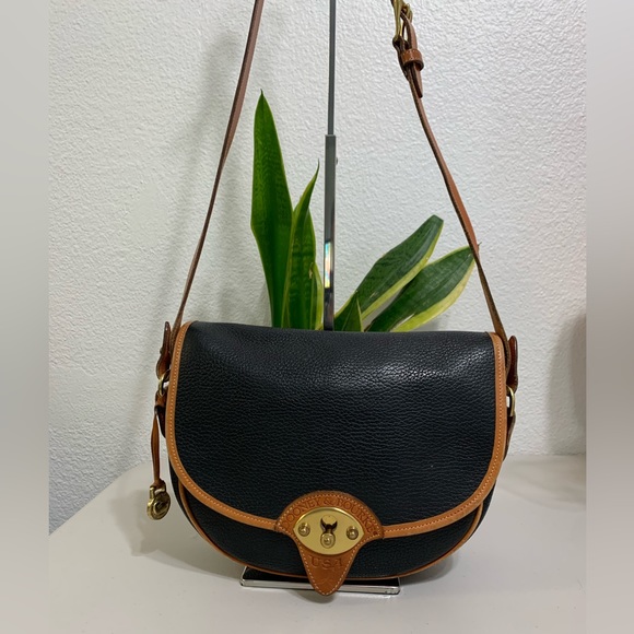 Handbags - 💕👜 Vintage Dooney & Bourke ALL Weather Cavalry Crossbody USA Handbag